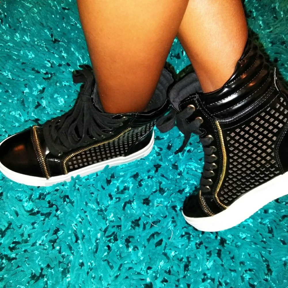 Black High Top Causal Sneakers